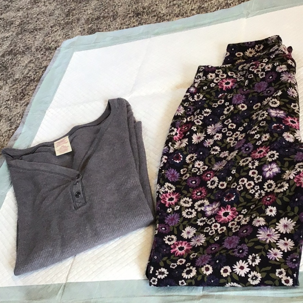Leggings and ribbed top